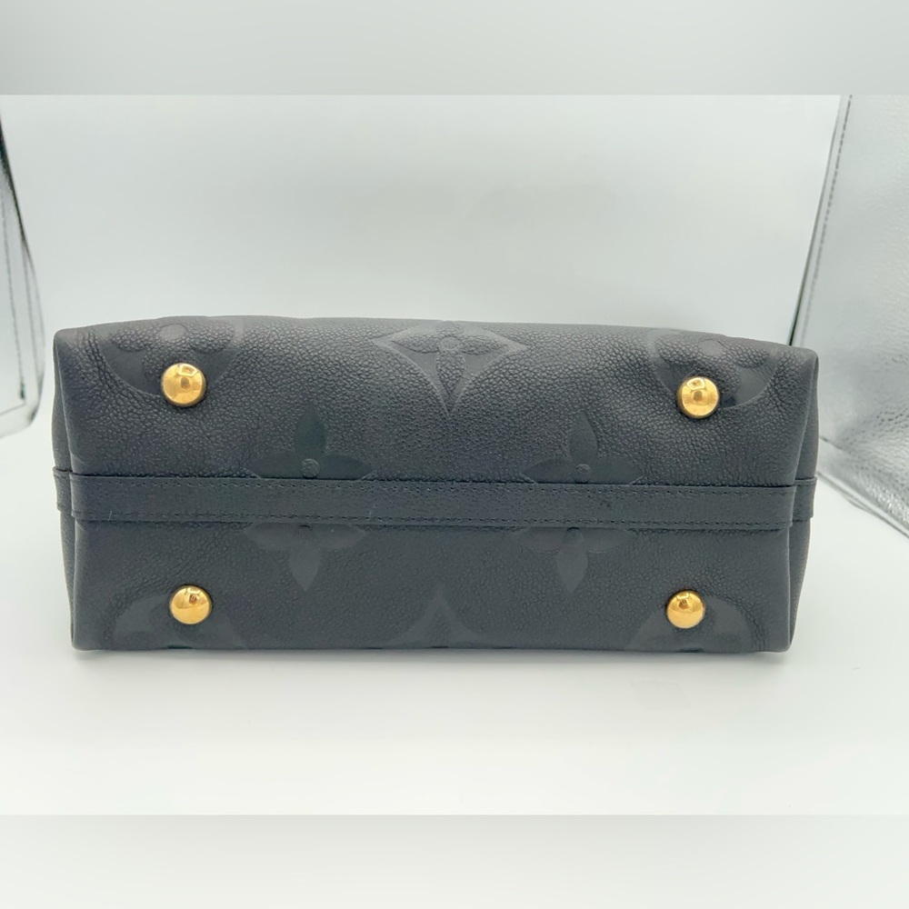 Louis Vuitton CarryAll PM in Black Monogram Empriente! Pristine condition! 🖤😍 - Picture 3 of 16